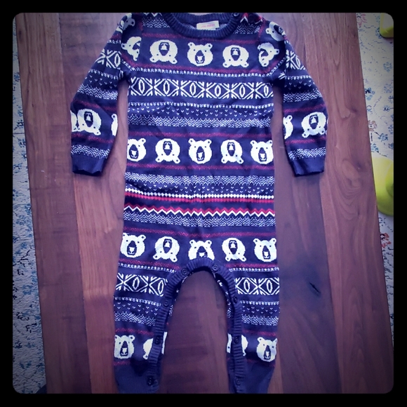 One piece - Picture 1 of 2